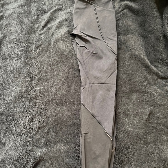 9 pairs of lululemon leggings! - Picture 2 of 9